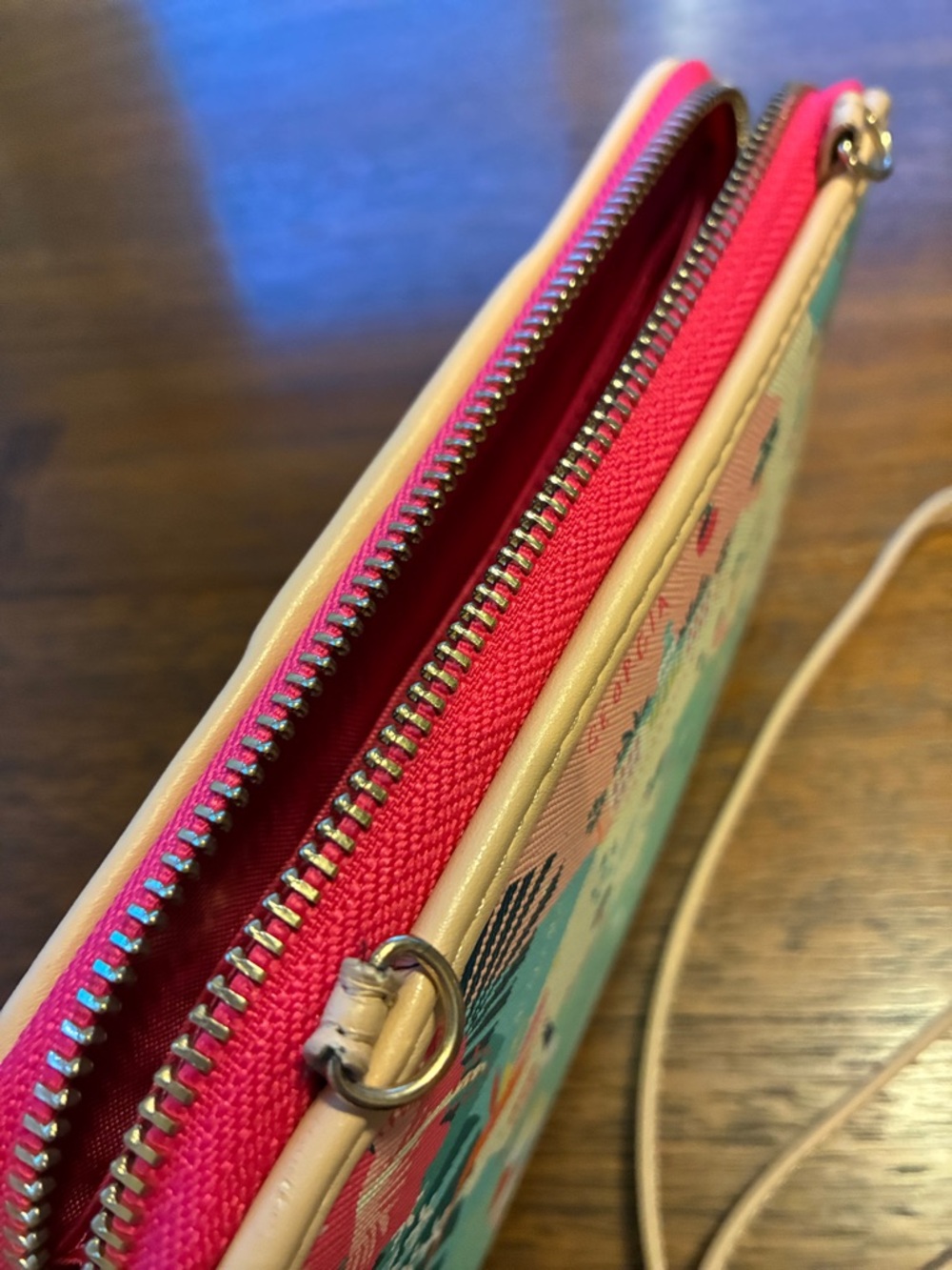Spartina 449 Florida Map All-in-One Phone Crossbody - Picture 7 of 10